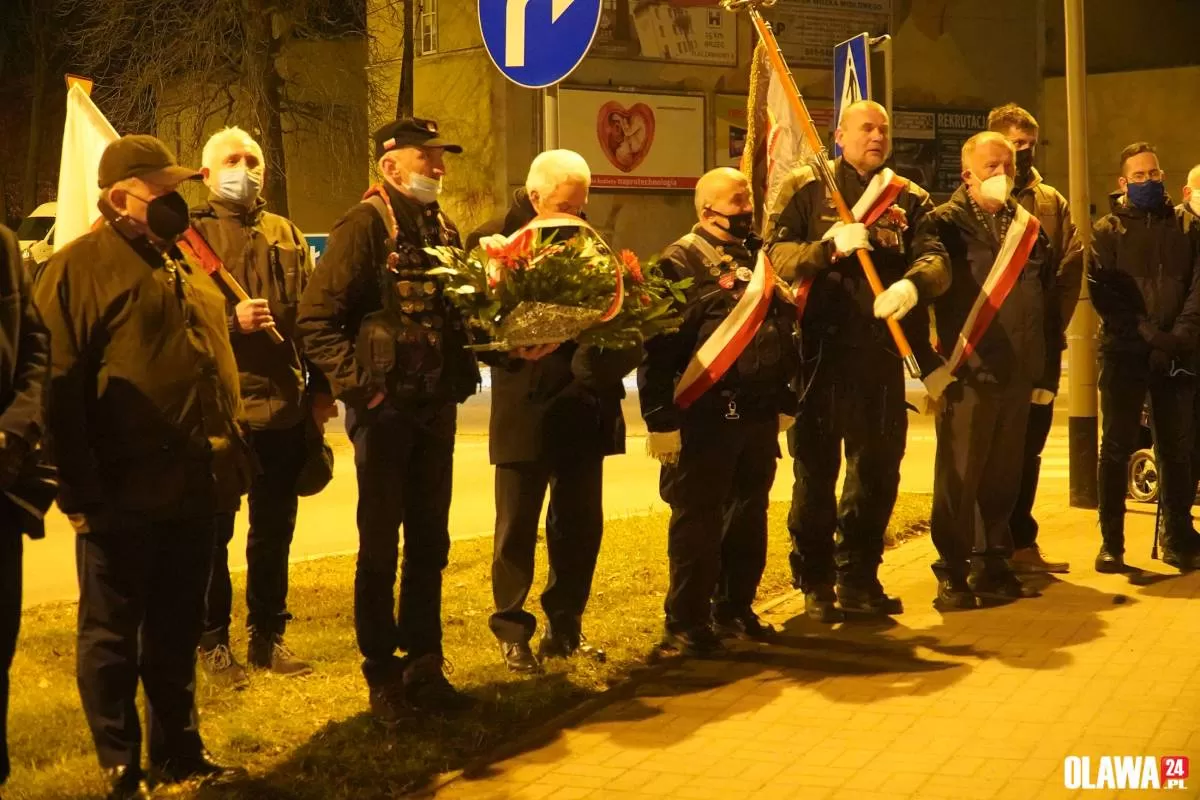 Złożyli urnę z Kwatery na Łączce