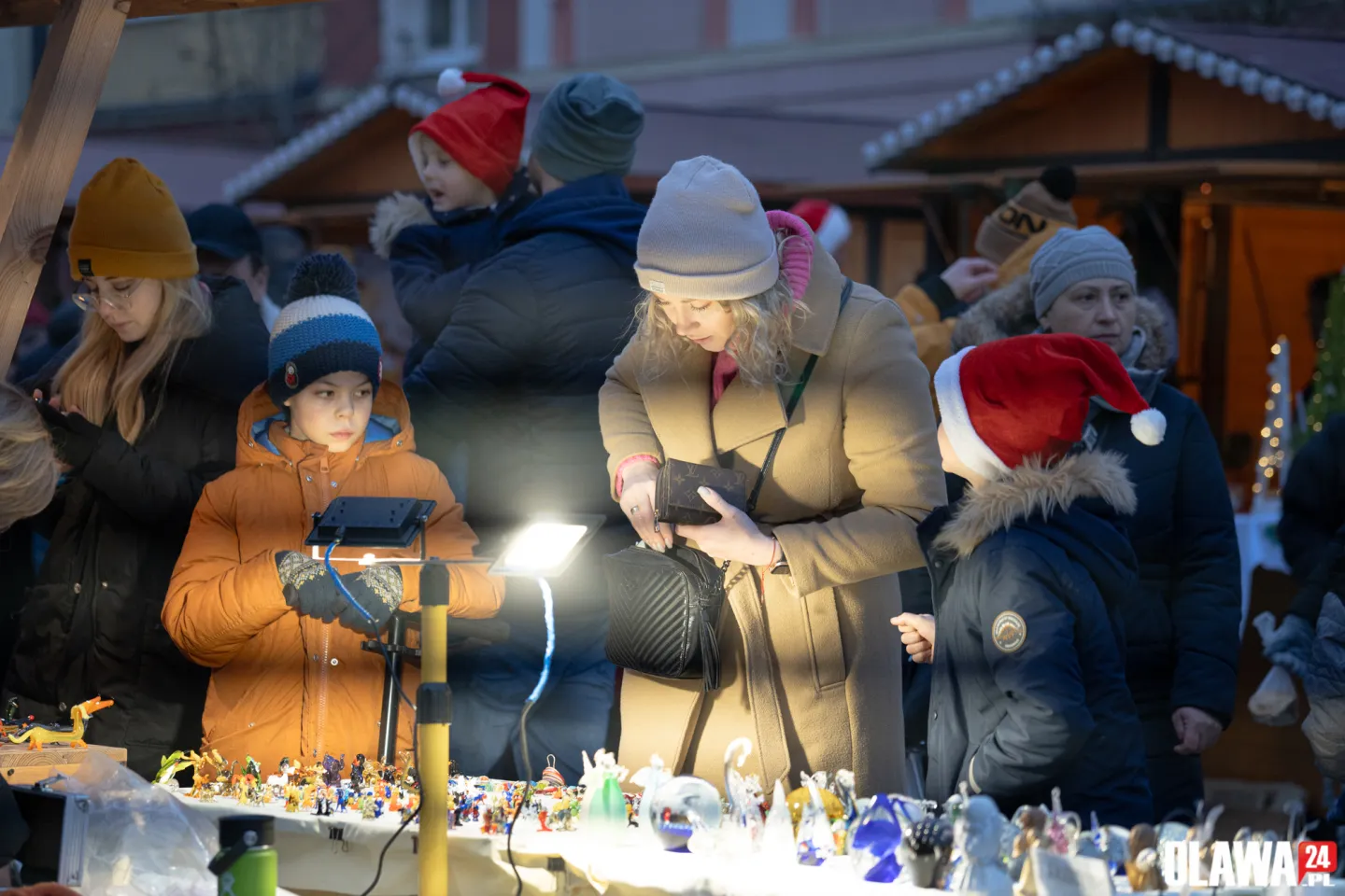Tak było na pierwszym dniu Jarmarku Bożonarodzeniowym w Oławie [ZDJĘCIA]