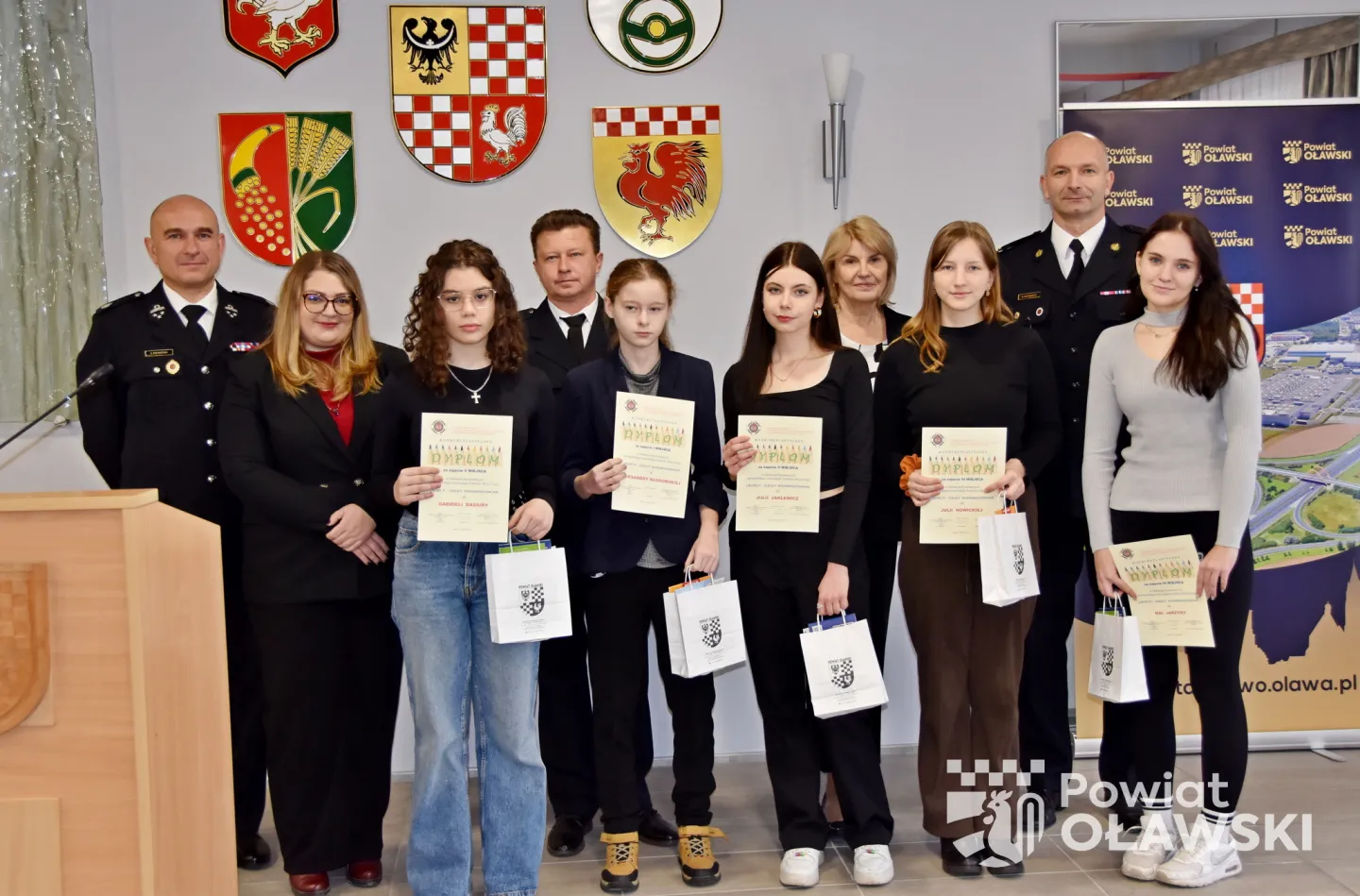 Laureaci strażackiego konkursu plastycznego uhonorowani