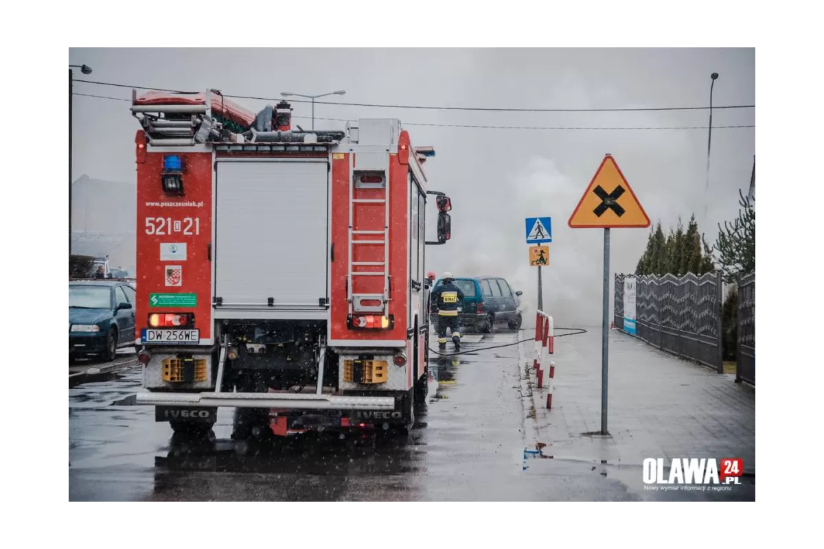 Pożar auta na ulicy Broniewskiego