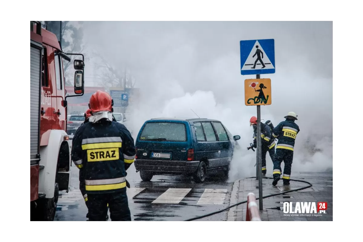 Pożar auta na ulicy Broniewskiego