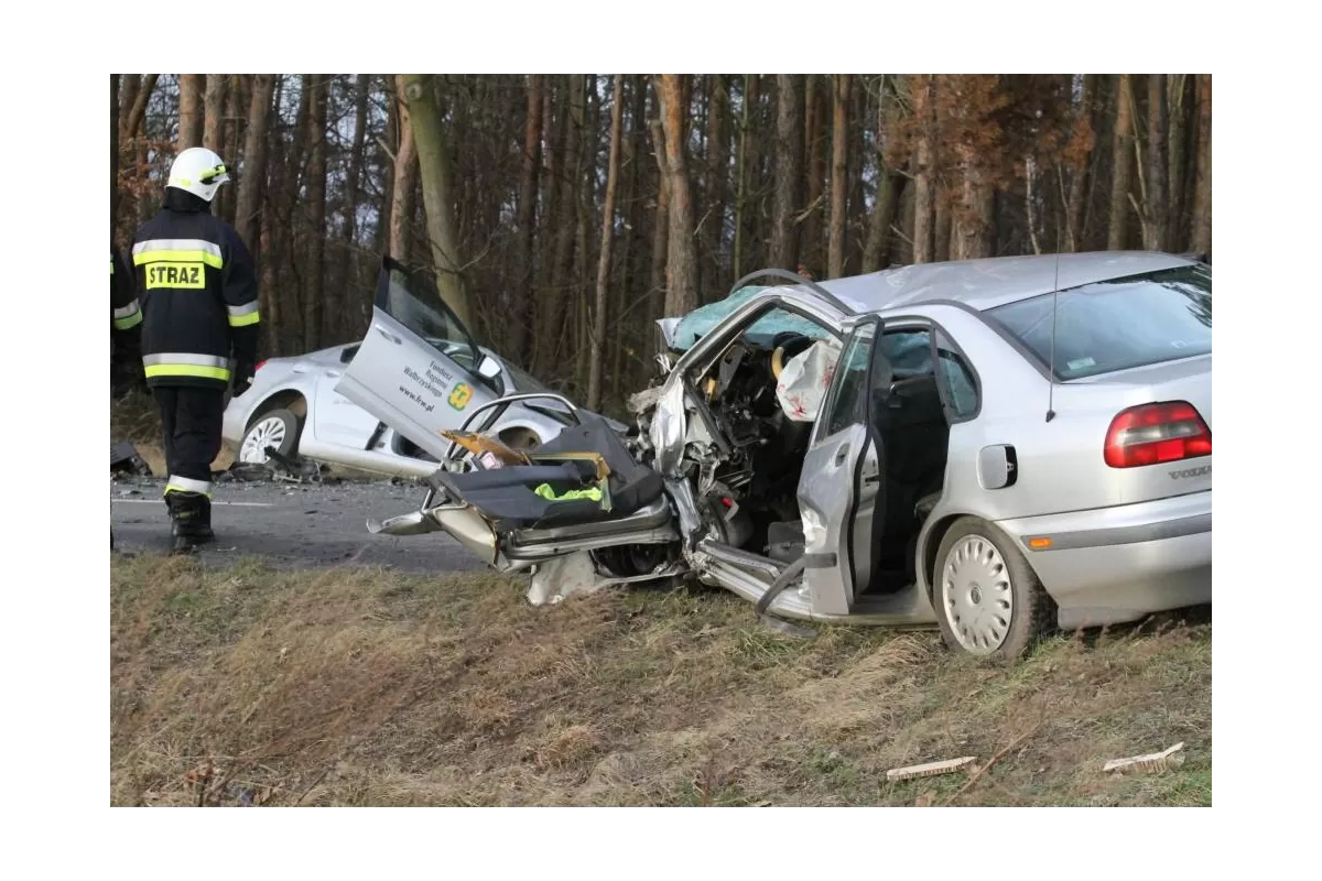 Groźny wypadek. Trzy osoby w szpitalu