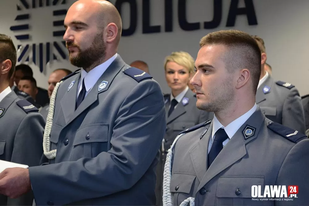 Awanse i podziękowania. Święto Policji w Oławie