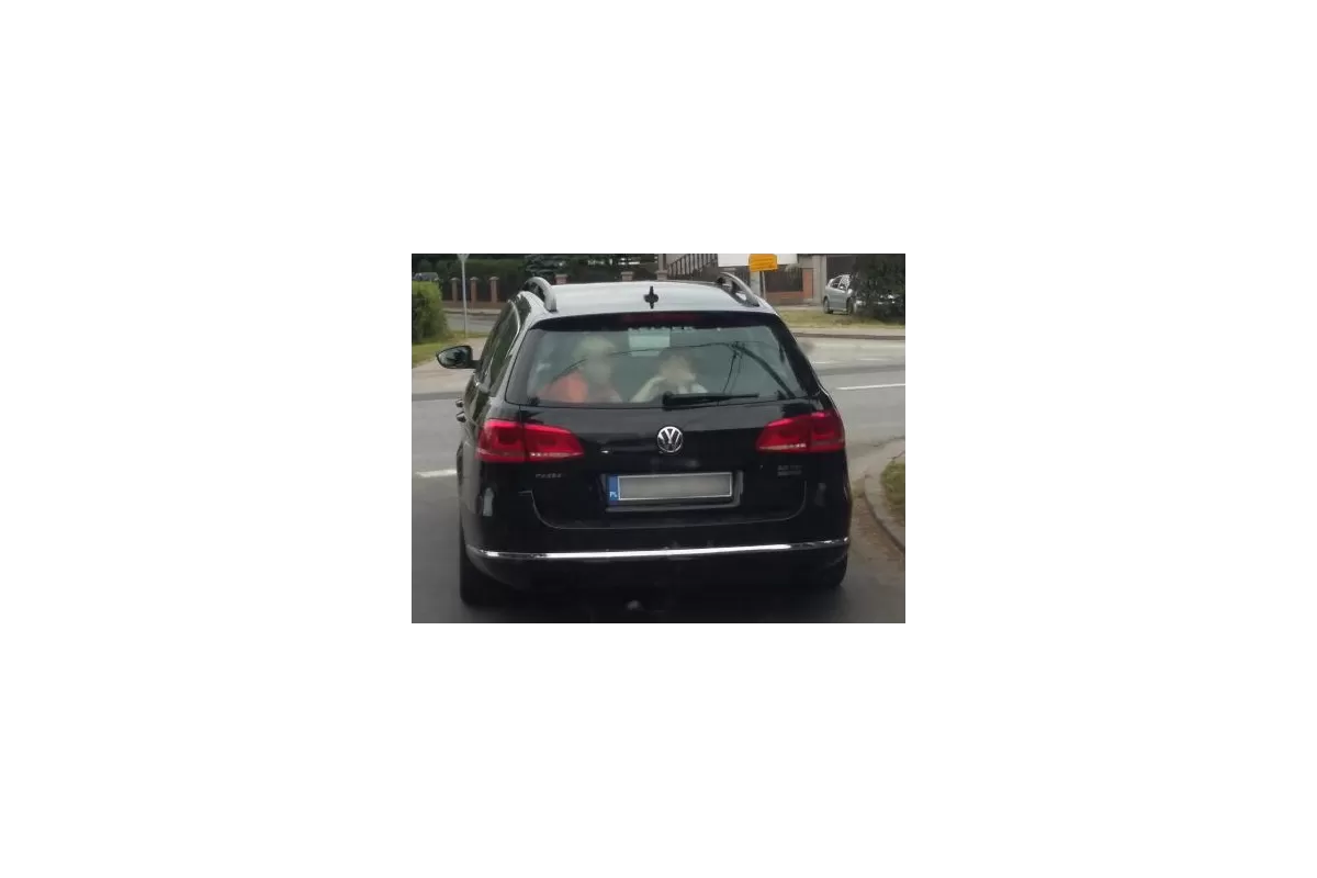 Wiózł w bagażniku dwoje dzieci!