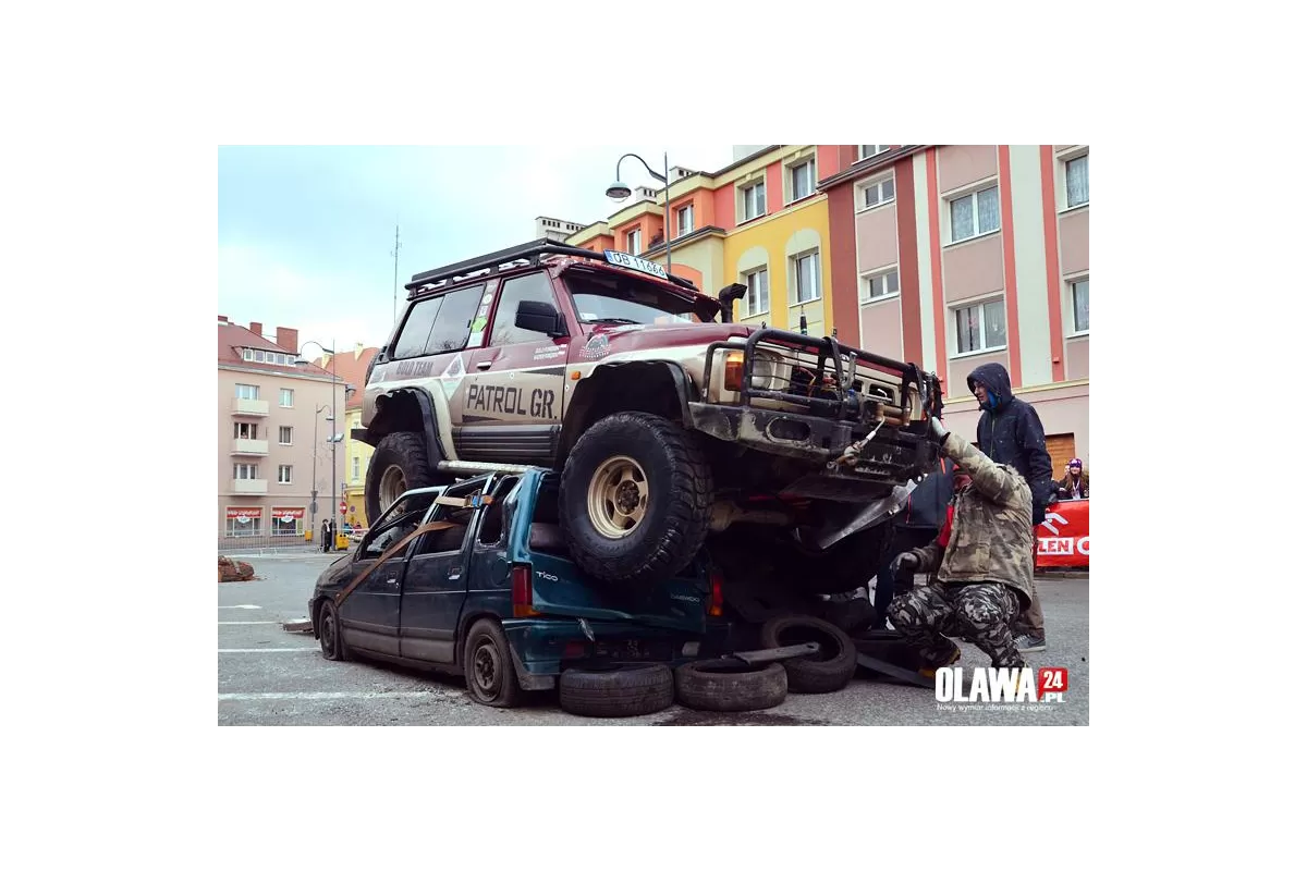 WOŚP: Najdłuższy szalik świata i offroadowe szaleństwo