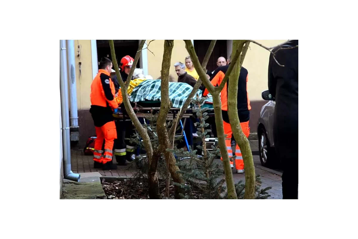 Groźny czad w kamienicy. Ewakuowano 11 osób
