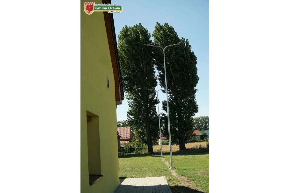 Zamontowano oświetlenie na terenie świetlicy w Lizawicach 