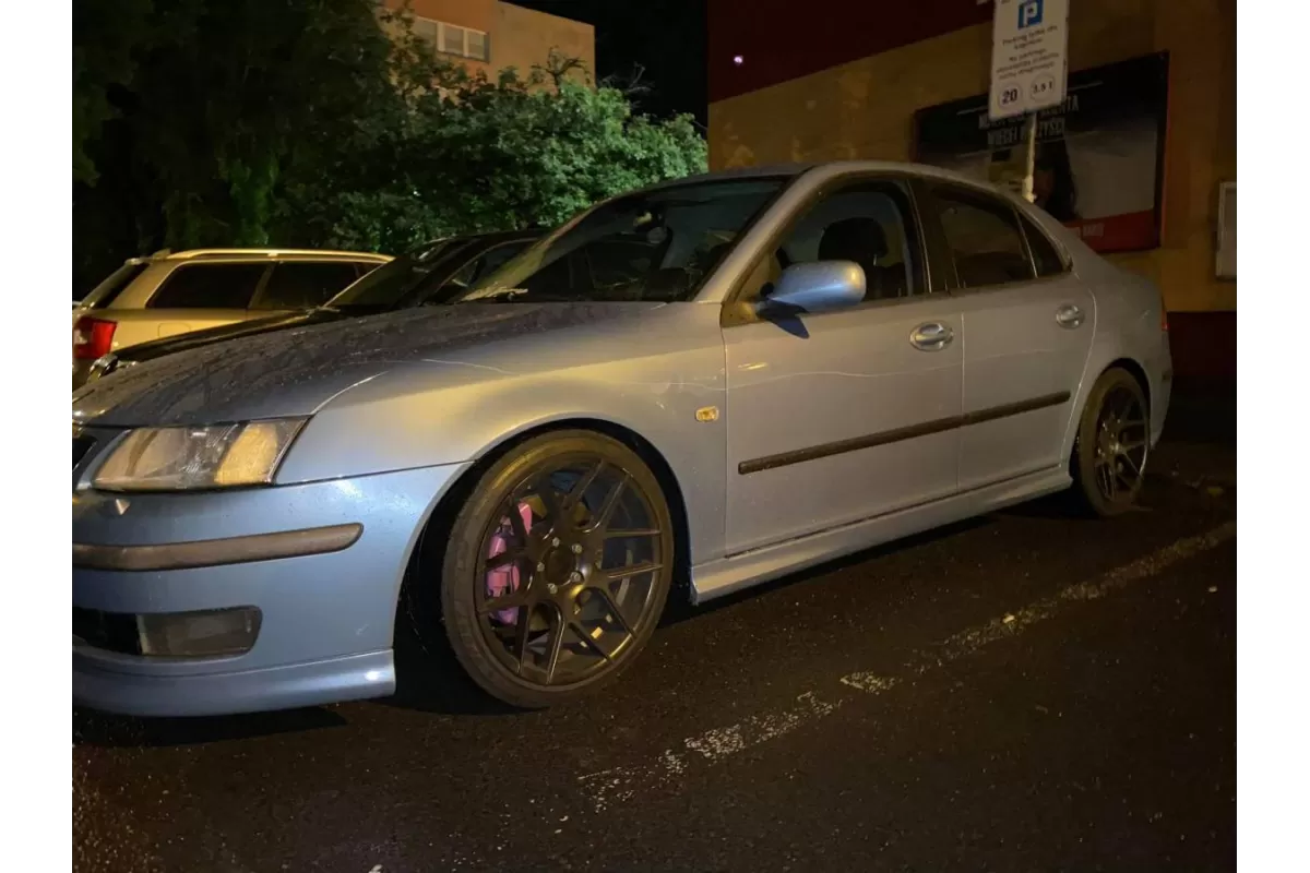 Porysowano auto. Mieszkaniec prosi o pomoc