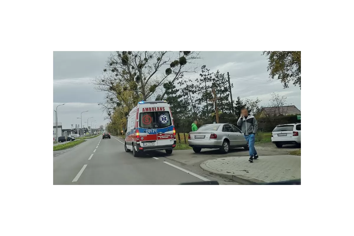 Kolizja i niewielkie utrudniania na ul. Wiejskiej