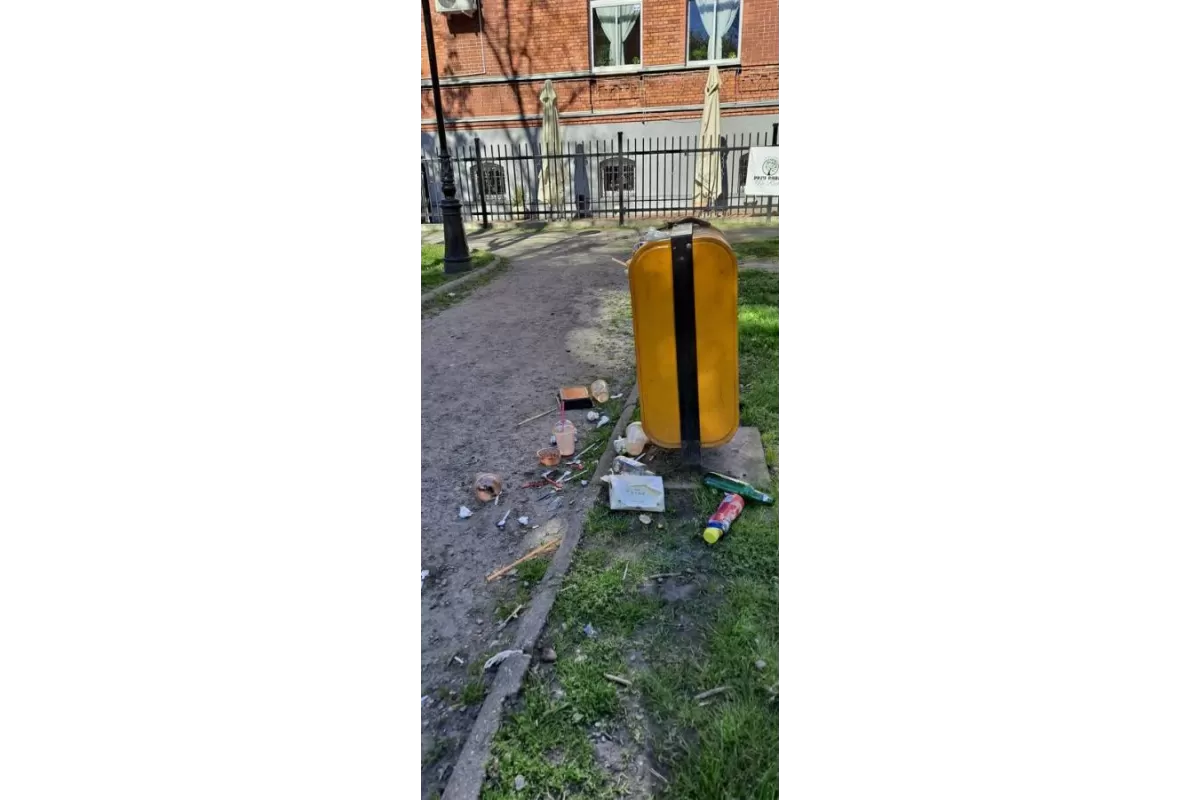 Mieszkańcy skarżą się na przepełnione śmietniki
