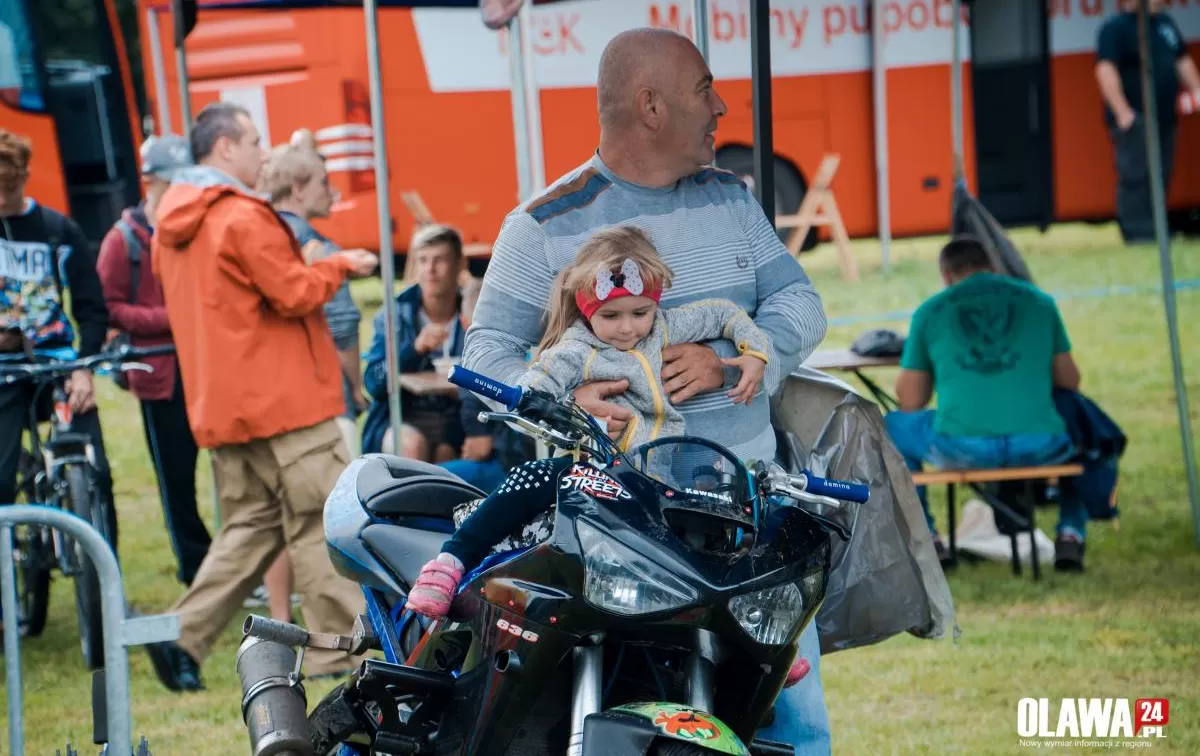 Deszczowe zakończenie wakacji. Pod sceną tłumy! [GALERIA]