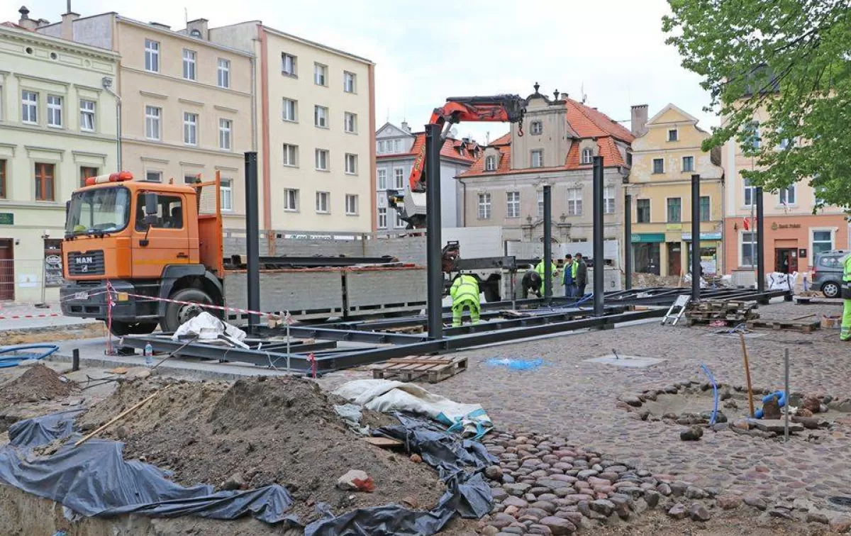 W Rynku montowane są pawilony gastronomiczne