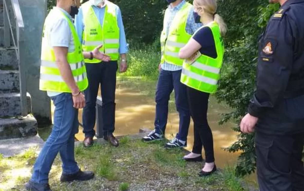 Kontrolują stan wałów przeciwpowodziowych 
