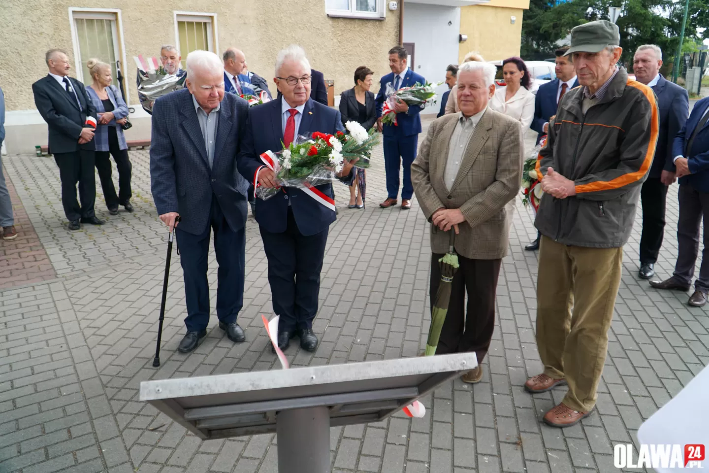 Pamiętają o Zbrodni Wołyńskiej. Złożyli kwiaty pod tablicą 