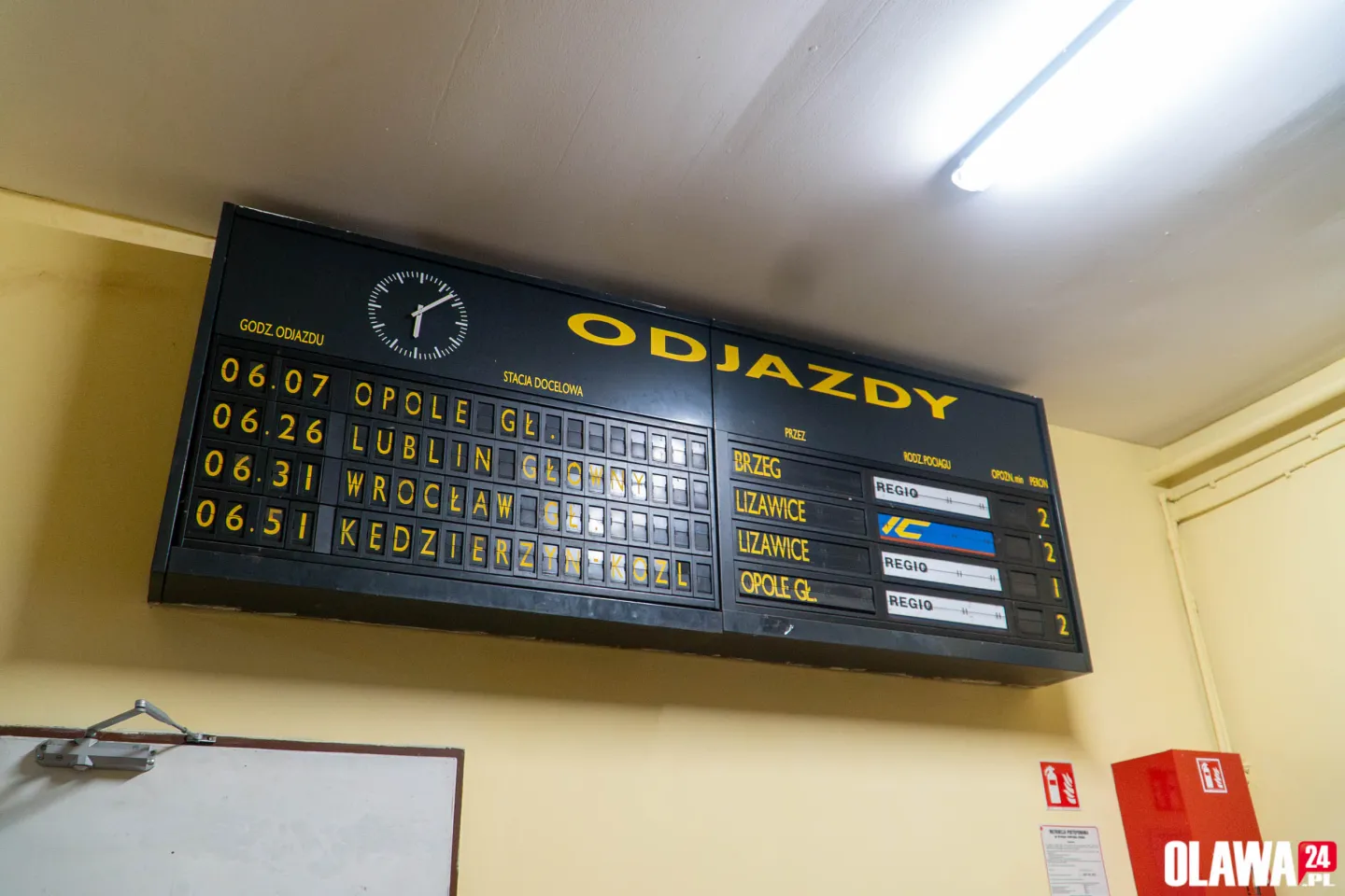Z trybu awaryjnego do pełnej sprawności. Tablica na PKP już działa 