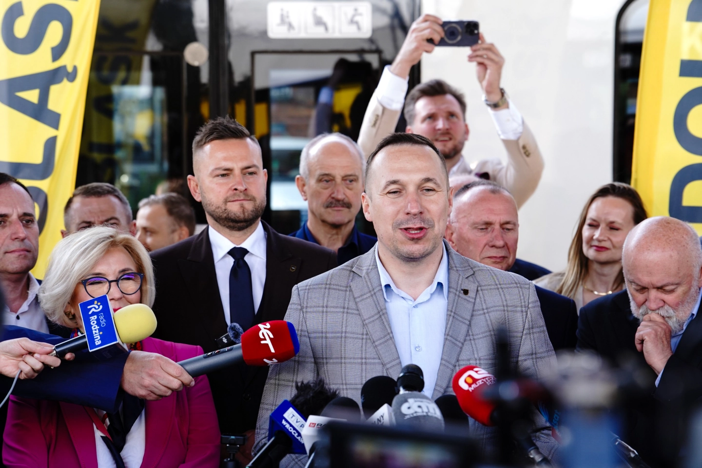Kolej wraca do Karpacza po 25 latach! Pierwszy pociąg już na torach