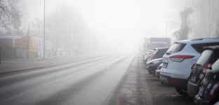 Gęsta mgła w powiecie Oławskim. Wydano ostrzeżenie