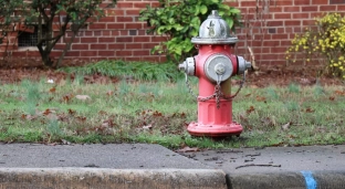 Poradnik BHPowca – krótko o przeglądzie hydrantów zewnętrznych i wewnętrznych