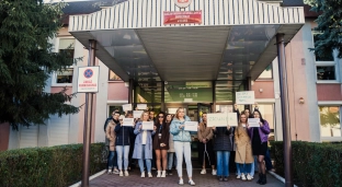 Protest w ZUS. Pracownicy wychodzą przed budynki w całej Polsce, także w Oławie