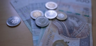 Miliony czternastek wypłacone. ZUS wysłał ponad 6,1 mln decyzji
