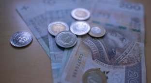 Miliony czternastek wypłacone. ZUS wysłał ponad 6,1 mln decyzji