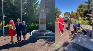 Święto Wojska Polskiego w Oławie. Złożono kwiaty pod Pomnikiem Losów Ojczyzny
