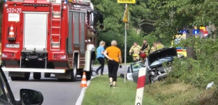 Zderzenie dwóch aut. Droga jest zablokowana.