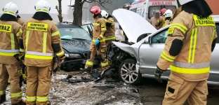 Gołoledź i bardzo śliskie drogi. Policja odnotowała aż sześć zdarzeń