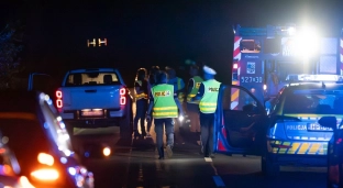 Kierowca stracił panowanie nad pojazdem i wjechał do rowu