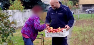Dzielnicowy pomógł starszej pani