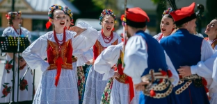 Święto Konstytucji 3 Maja. Wspólny polonez pod ratuszem [ZDJĘCIA]