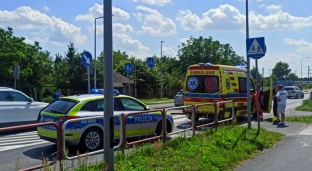 Zderzenie samochodu z hulajnogą. Trwają czynności policyjne