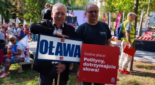Oławscy nauczyciele protestowali w Warszawie