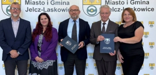 Nowe Centrum Kultury i Biblioteka w Jelczu-Laskowicach coraz bliżej