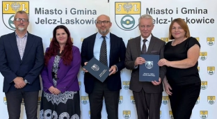Nowe Centrum Kultury i Biblioteka w Jelczu-Laskowicach coraz bliżej