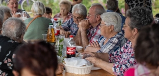 Grill i wspólne chwile dla seniorów. Rusza nowa edycja programu w Bystrzycy