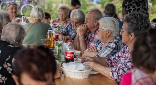 Grill i wspólne chwile dla seniorów. Rusza nowa edycja programu w Bystrzycy