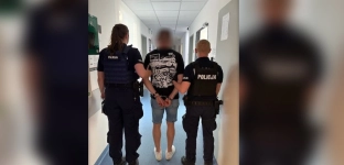 Groził czterem osobom i oddał strzały. Mężczyzna usłyszał zarzuty