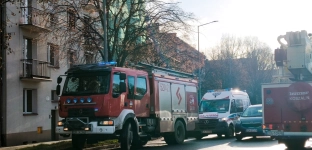 Zadymienie w kamienicy. Interweniowała straż pożarna