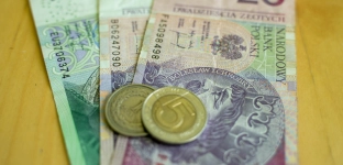 Ostatnie dni na gwarantowaną wypłatę 300 plus we wrześniu. ZUS przypomina o ważnym terminie