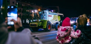 Świąteczna parada traktorów przyciągnęła tłumy
