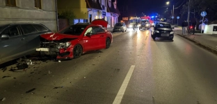 Zderzenie na Strzelnej, cztery samochody uszkodzone. Policja ustala okoliczności