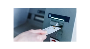Uwaga na bankomaty! Oszuści mogą łatwo wykraść twoje pieniądze