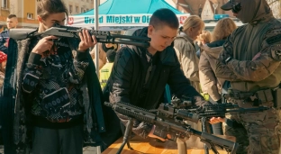 Pierwszy dzień wiosny z oławską policją