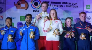 Julia Piotrowska wraca z Pucharu Świata Juniorów z 5 medalami!