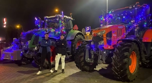 Świąteczne ciągniki na ulicach Oławy