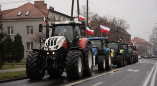Rolnicy wyjechali na ulice Oławy