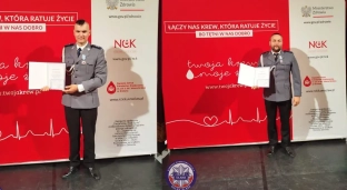 Jelczańscy policjanci z odznaką Honorowego Dawcy Krwi