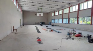 Trwa remont sali gimnastycznej w Jelczu-Laskowicach