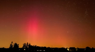 Najbardziej niesamowita noc w roku. Zorza polarna i Perseidy nad powiatem oławskim [ZDJĘCIA]